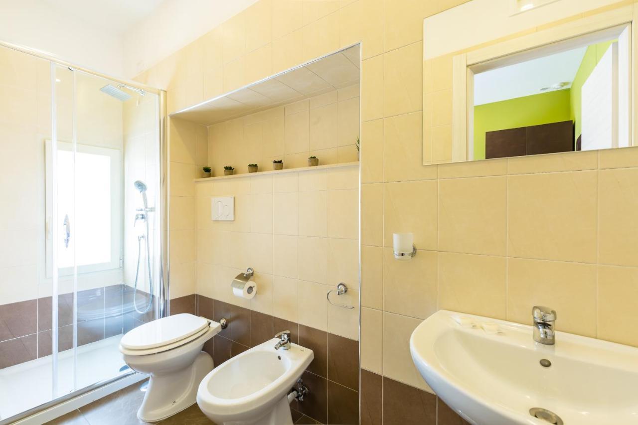 Bh Napoli Railway Hotel Екстериор снимка