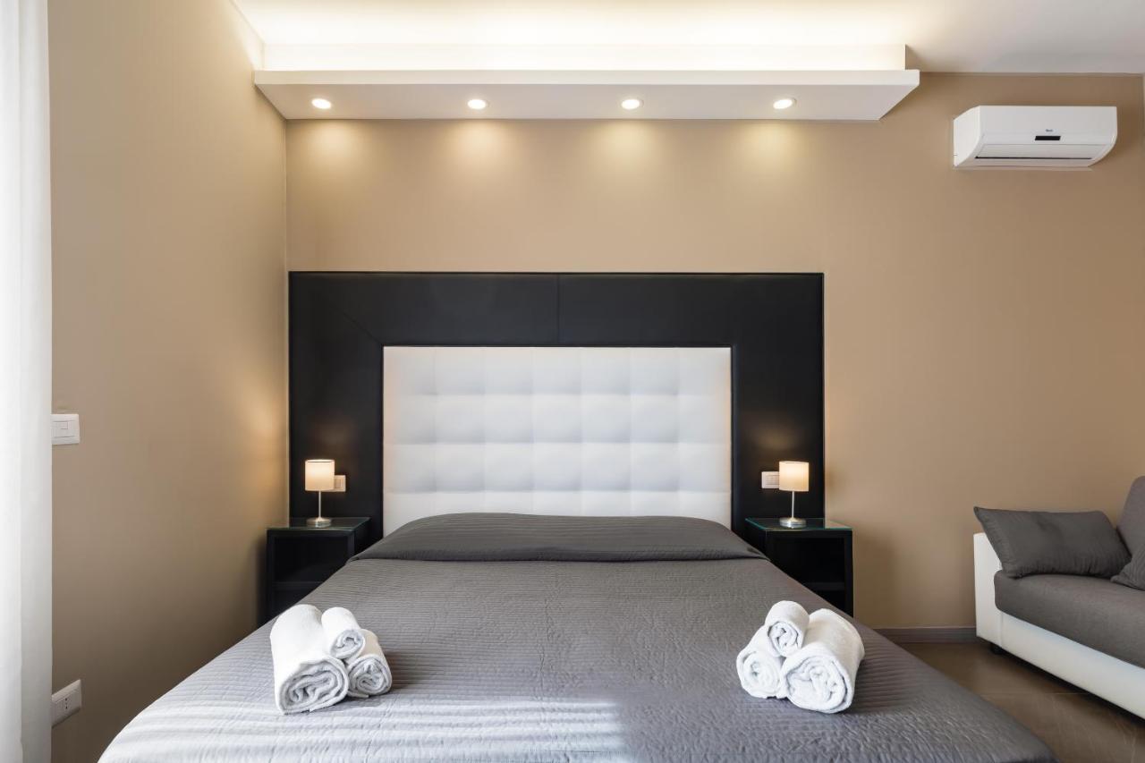 Bh Napoli Railway Hotel Екстериор снимка