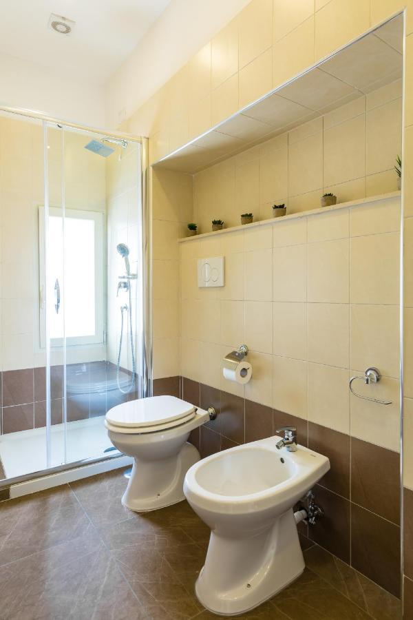 Bh Napoli Railway Hotel Екстериор снимка